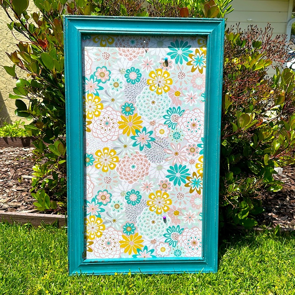 Rustic‎ handmade bulletin board